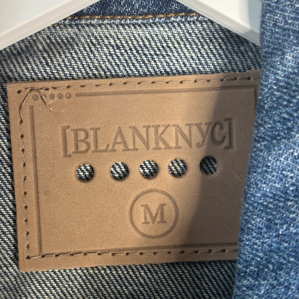 BLANK NYC Distressed patch work jean jacket women’s size M - Picture 4 of 7
